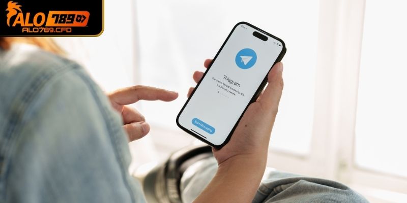 Liên hệ với bộ phận CSKH qua telegram
